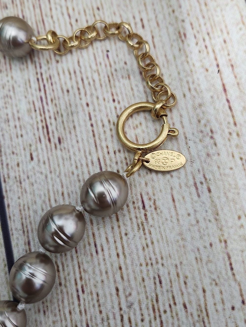 Chanel Gold & Silver Pearl Chain Necklace - Silver Pearls - Picture 4 of 7